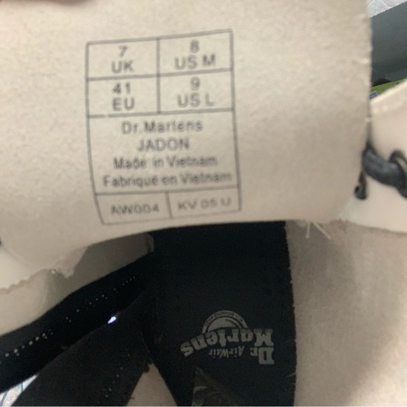 Dr. Martens Jadon Boots in White size US 9 women’s/US men’s 9/EU 41/UK 7 - Picture 9 of 12